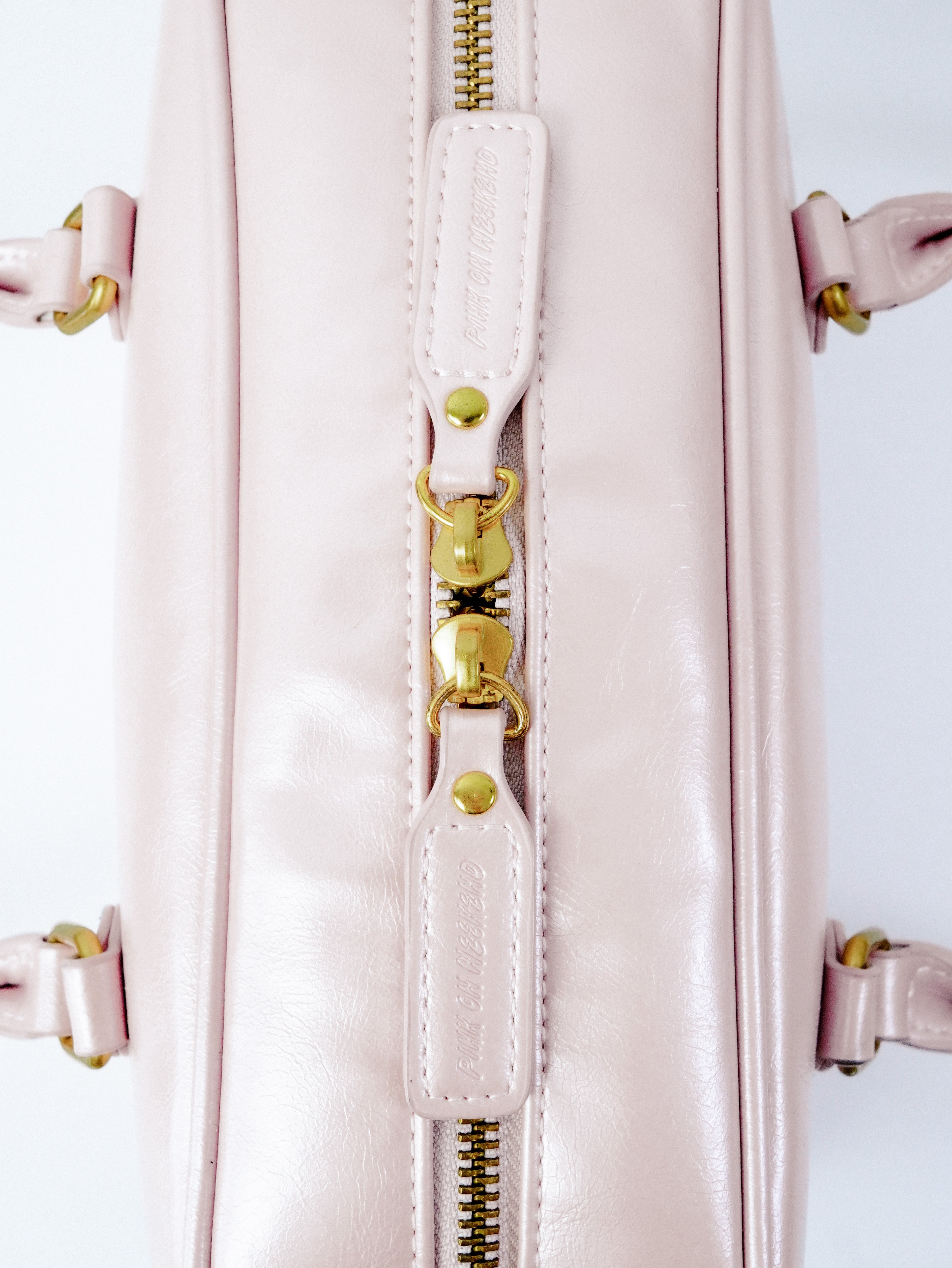 [CB-01NF] THE_CUBE_BAG // NEON_FELINE